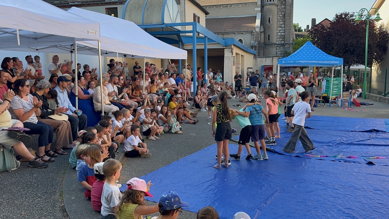 Une magnifique kermesse sous le signe du cirque !